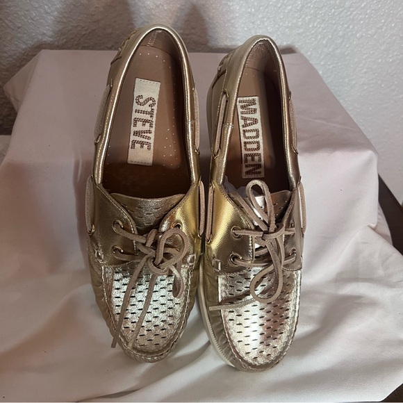 Steve Madden Gold Boat Shoes - Picture 2 of 5